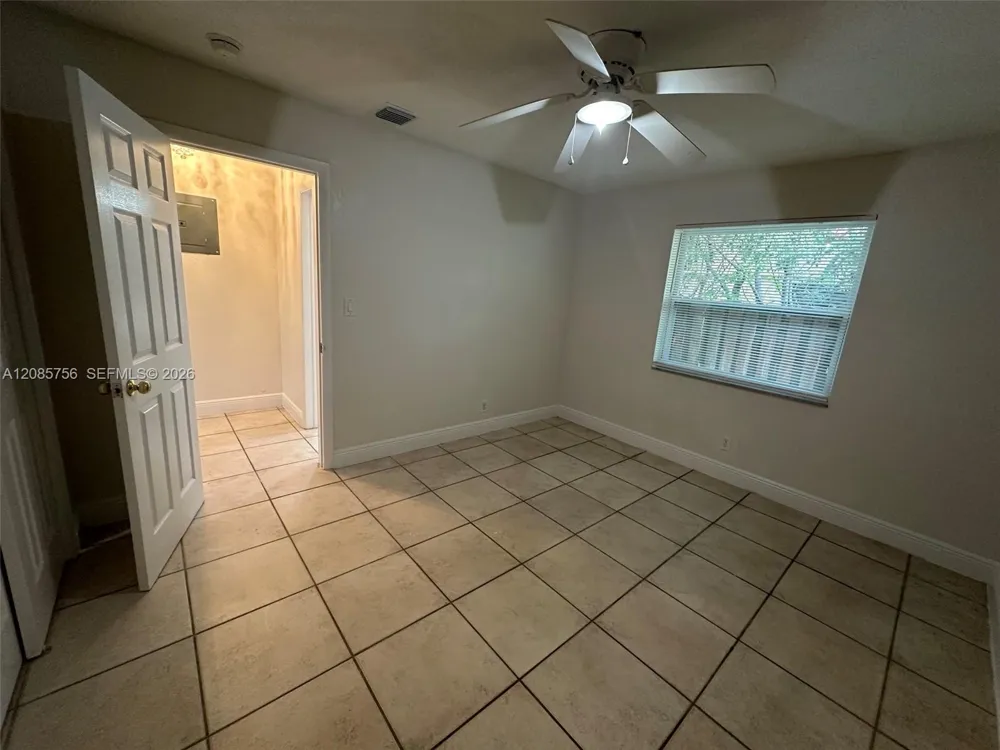 1105 NE 5th Ter #4 Fort Lauderdale, FL 33304
