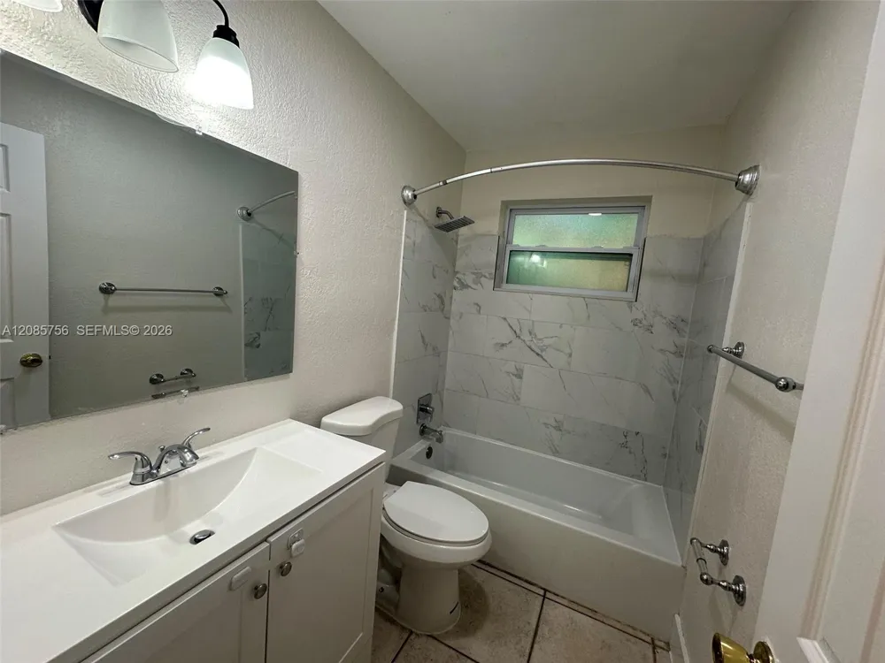 1105 NE 5th Ter #4 Fort Lauderdale, FL 33304