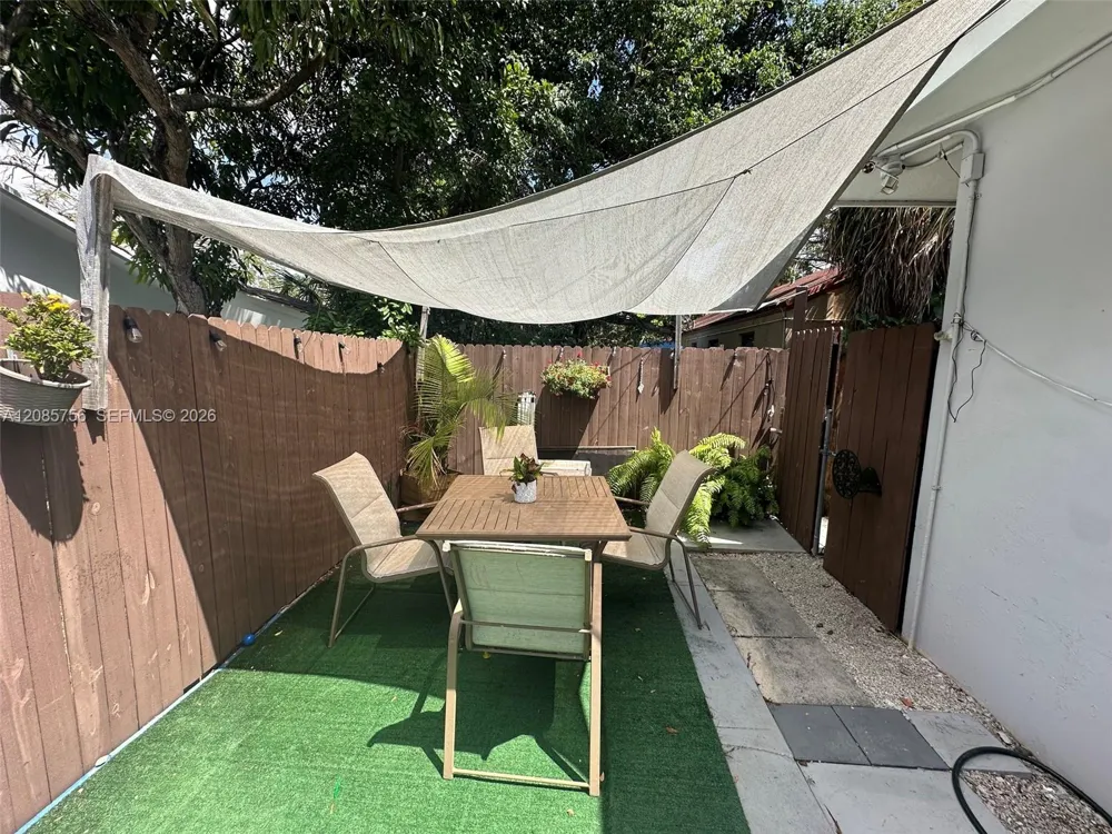 1105 NE 5th Ter #4 Fort Lauderdale, FL 33304