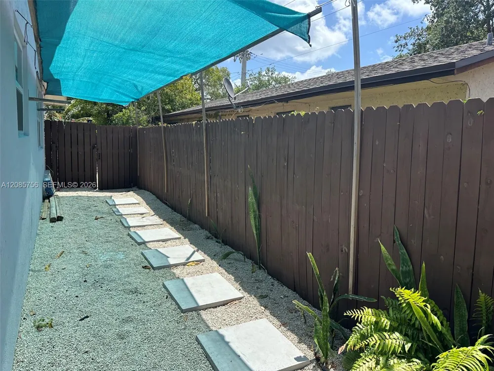 1105 NE 5th Ter #4 Fort Lauderdale, FL 33304