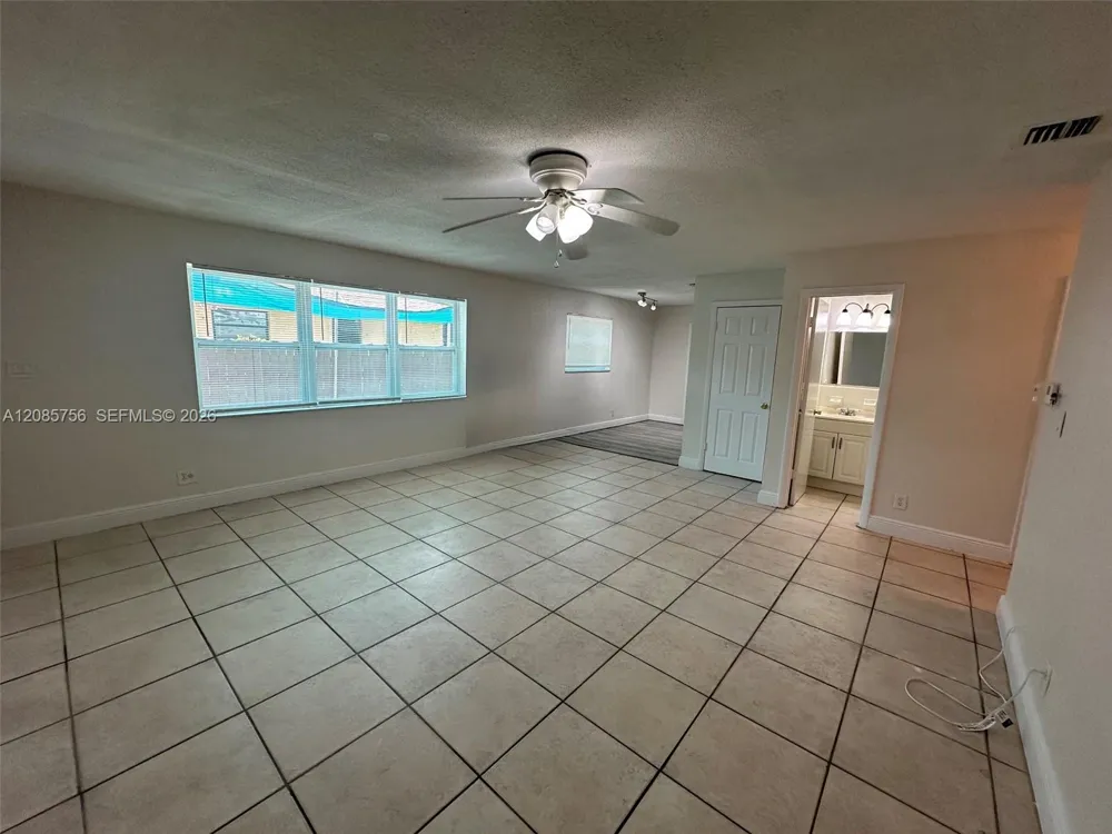 1105 NE 5th Ter #4 Fort Lauderdale, FL 33304