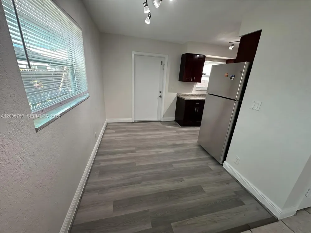 1105 NE 5th Ter #4 Fort Lauderdale, FL 33304