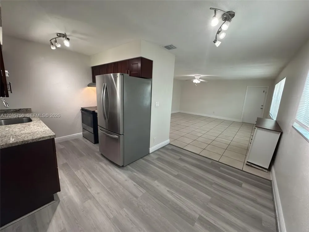 1105 NE 5th Ter #4 Fort Lauderdale, FL 33304