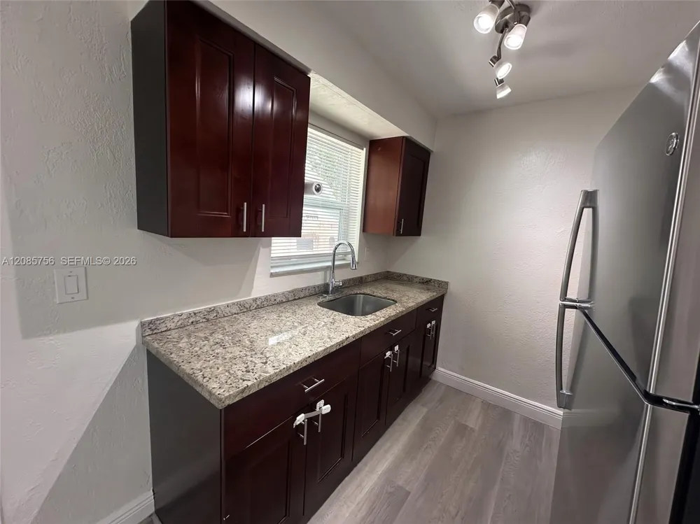 1105 NE 5th Ter #4 Fort Lauderdale, FL 33304