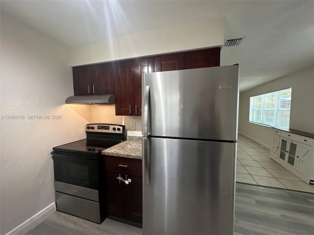 1105 NE 5th Ter #4 Fort Lauderdale, FL 33304