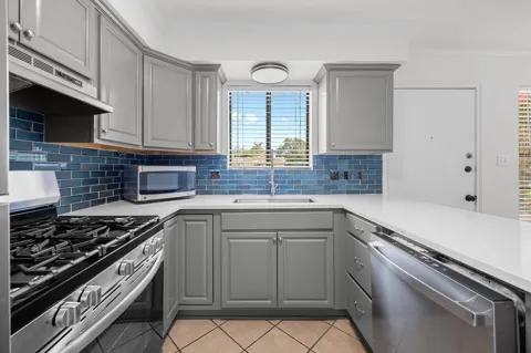204 Northwest Drive #A