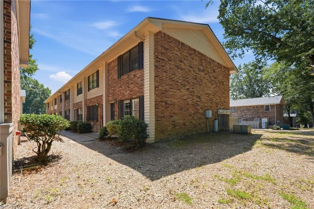1235 Riverside Drive #C-8 Gainesville, GA 30501