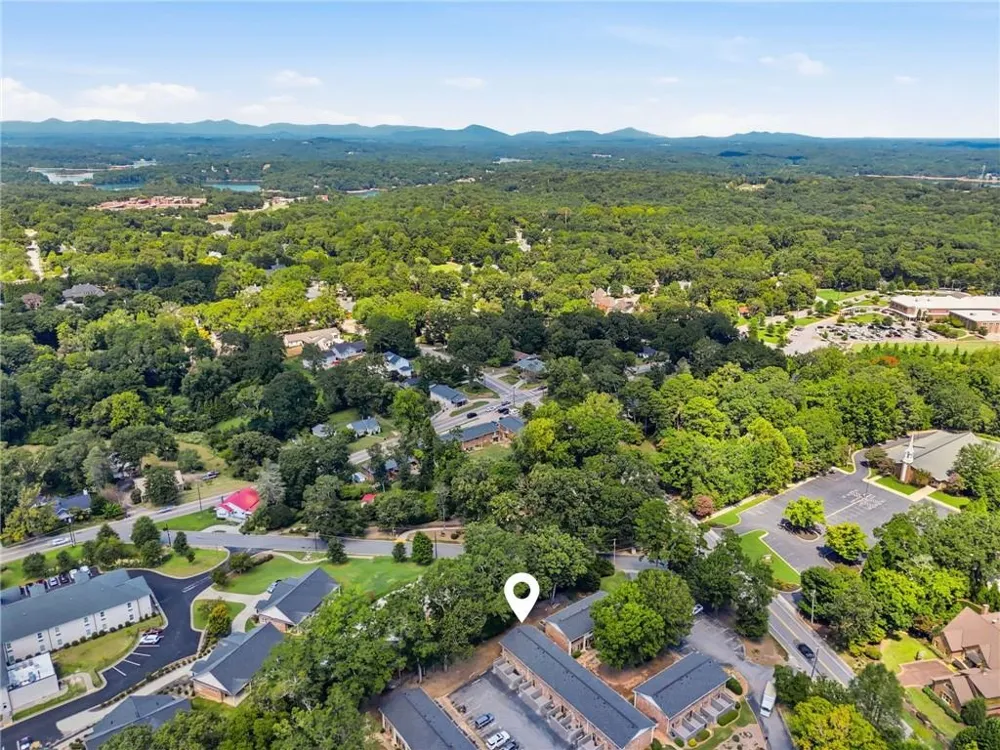 1235 Riverside Drive #C-8 Gainesville, GA 30501