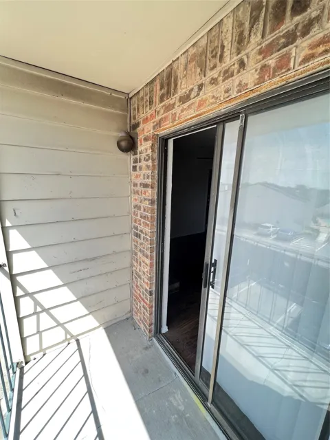9520 Royal Lane #322