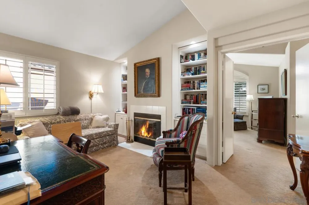 5586 Renaissance #3 San Diego, CA 92122