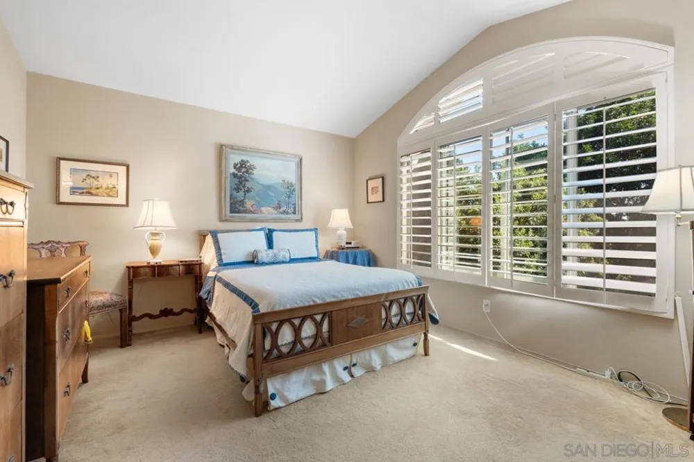 5586 Renaissance #3 San Diego, CA 92122