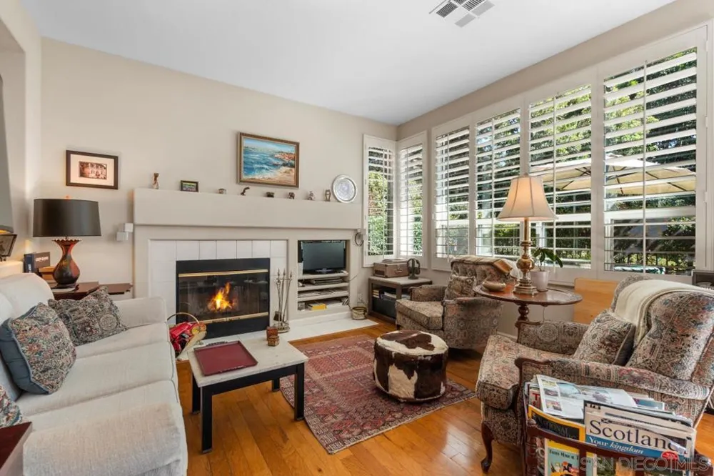 5586 Renaissance #3 San Diego, CA 92122