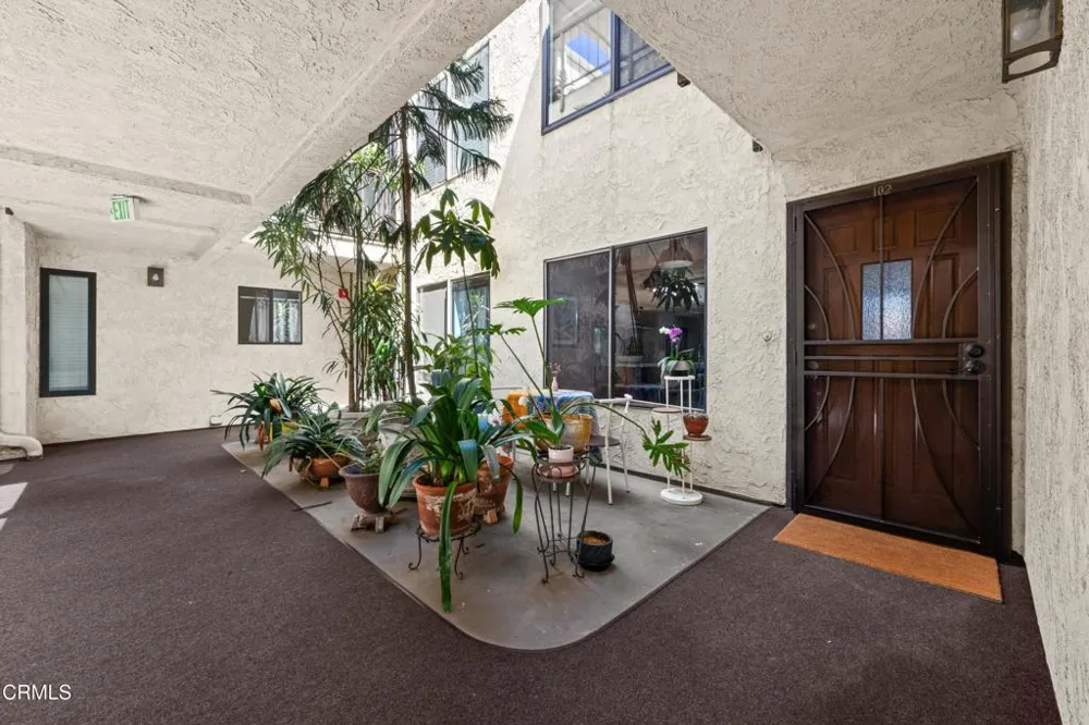 225 Hermosa Avenue #102 Long Beach, CA 90802