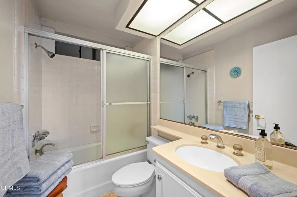 225 Hermosa Avenue #102 Long Beach, CA 90802