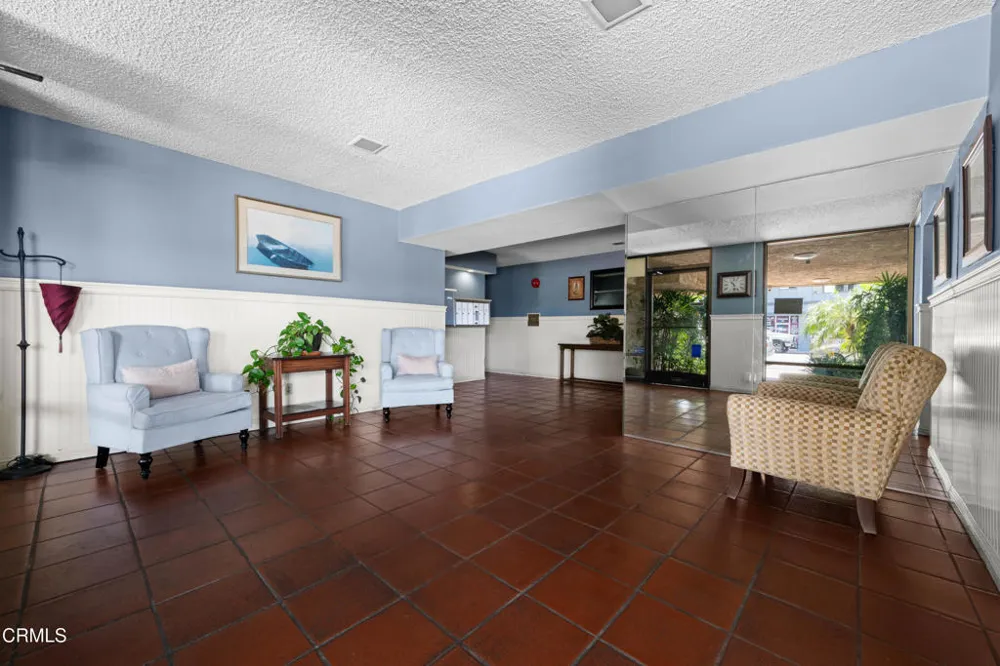 225 Hermosa Avenue #102 Long Beach, CA 90802