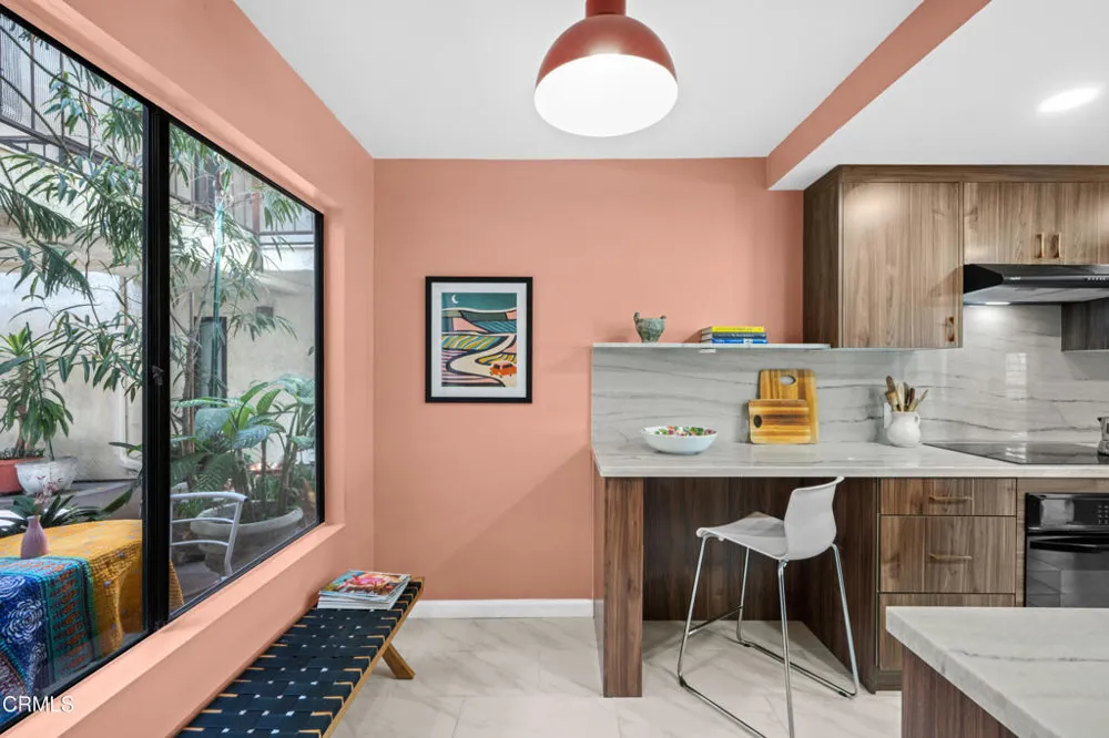 225 Hermosa Avenue #102 Long Beach, CA 90802