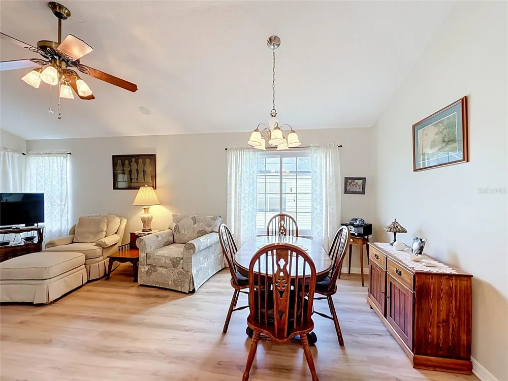 1403 W SCHWARTZ BOULEVARD Lady Lake, FL 32159