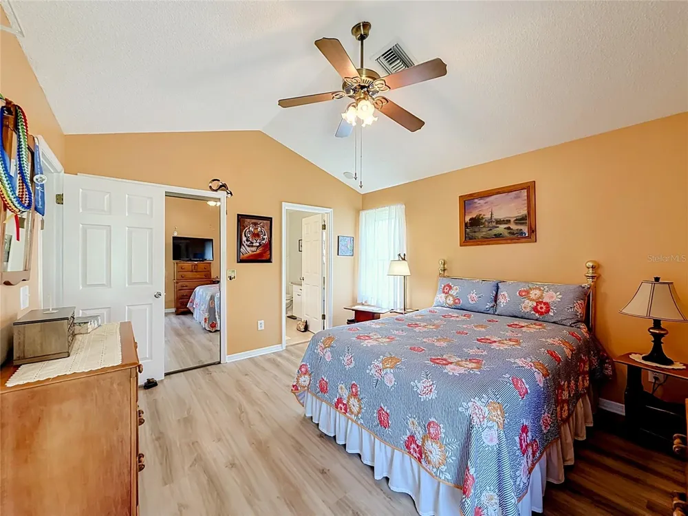 1403 W SCHWARTZ BOULEVARD Lady Lake, FL 32159