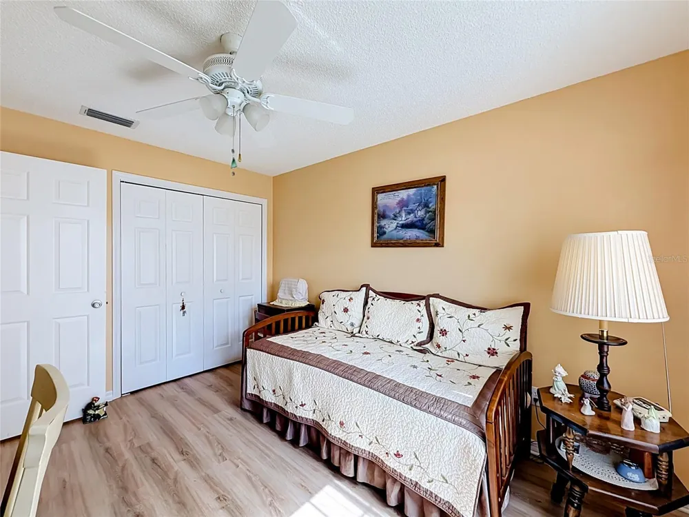 1403 W SCHWARTZ BOULEVARD Lady Lake, FL 32159