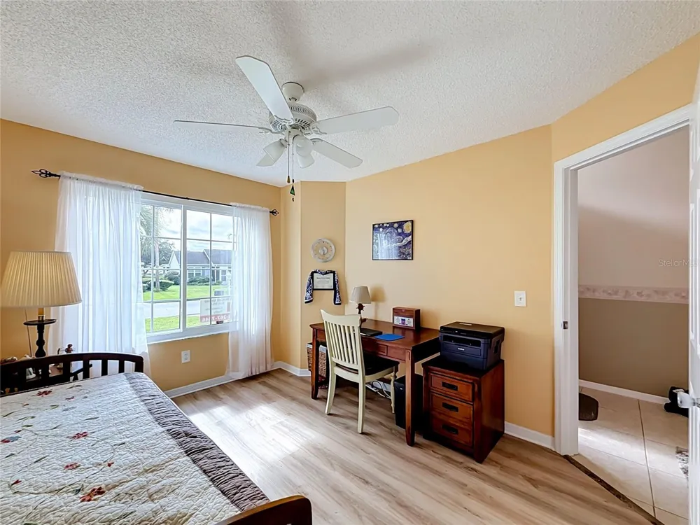 1403 W SCHWARTZ BOULEVARD Lady Lake, FL 32159