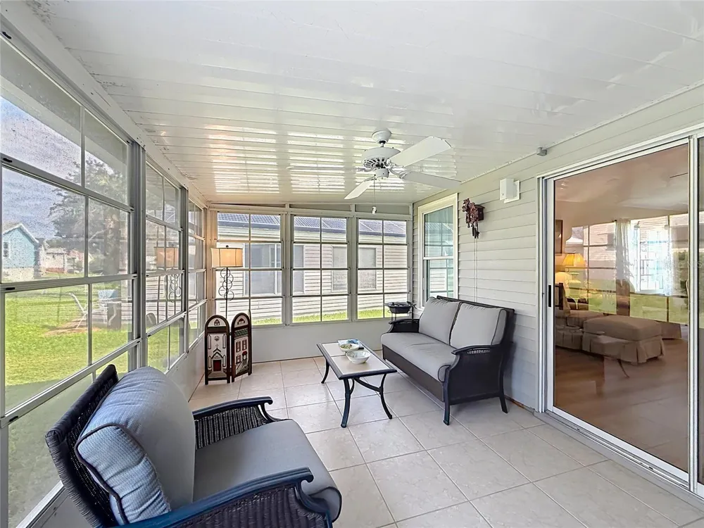 1403 W SCHWARTZ BOULEVARD Lady Lake, FL 32159
