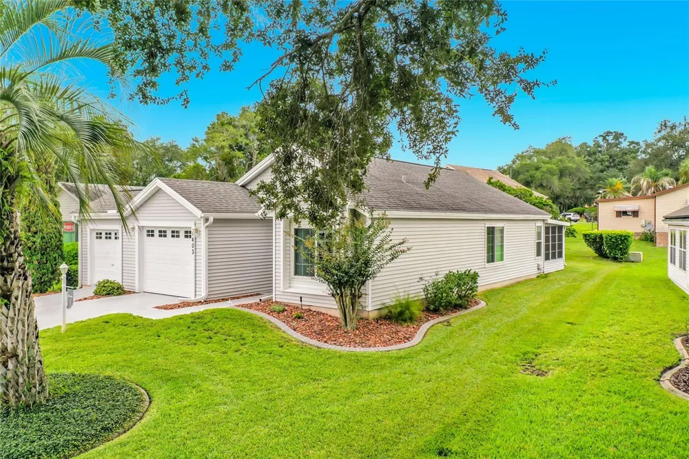 1403 W SCHWARTZ BOULEVARD Lady Lake, FL 32159