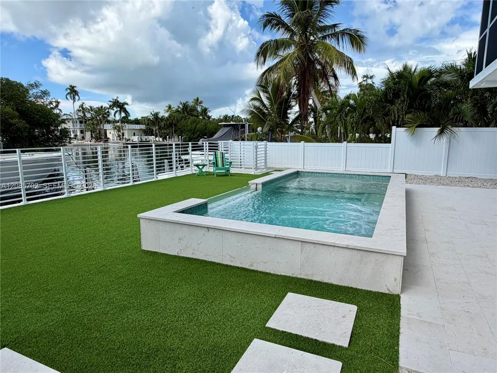 179 Plantation Ave Plantation Key, FL 33070