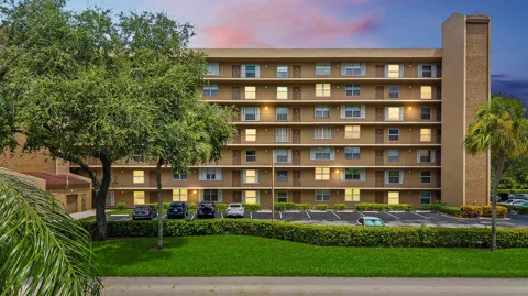 4570 NW 18th Avenue #206
