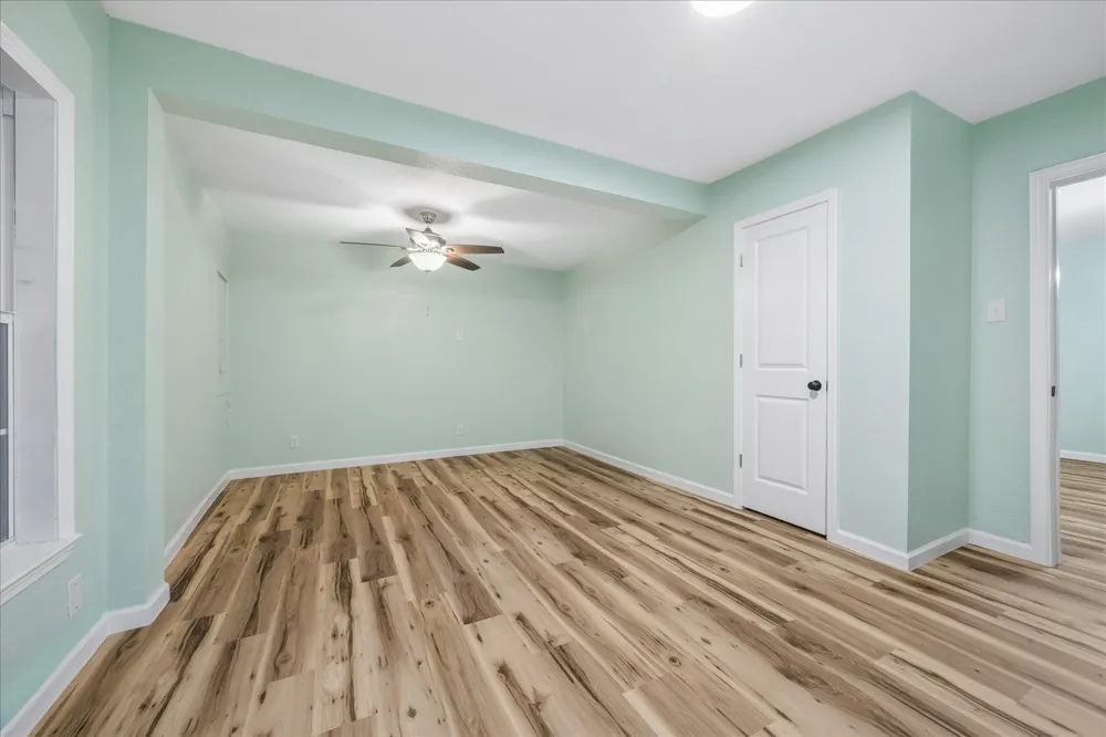 5122 Avenue L Santa Fe, TX 77510