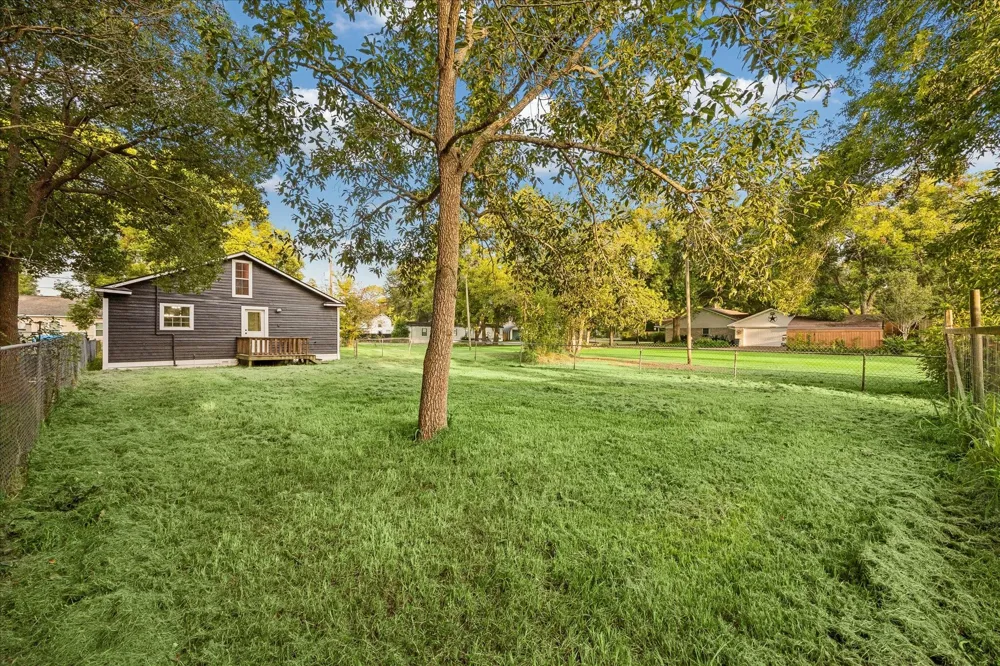 5122 Avenue L Santa Fe, TX 77510
