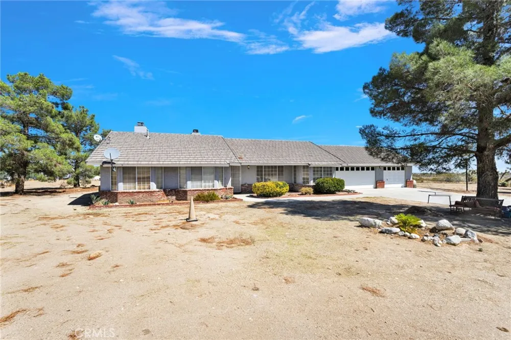 4374 Sunset Phelan, CA 92371