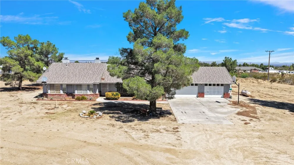 4374 Sunset Phelan, CA 92371