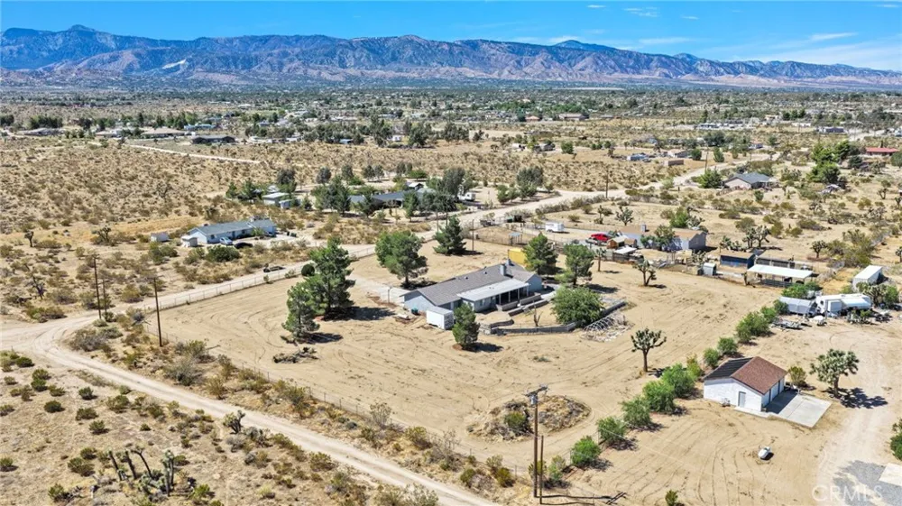 4374 Sunset Phelan, CA 92371