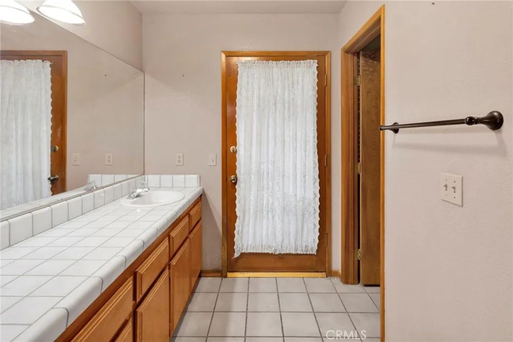 4374 Sunset Phelan, CA 92371