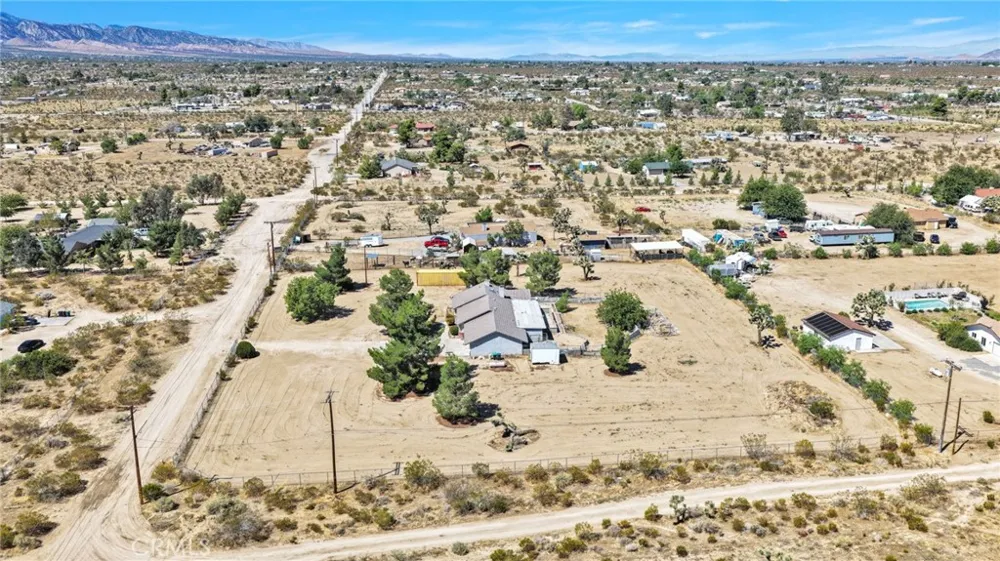4374 Sunset Phelan, CA 92371