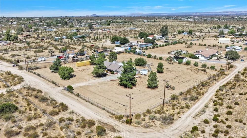 4374 Sunset Phelan, CA 92371