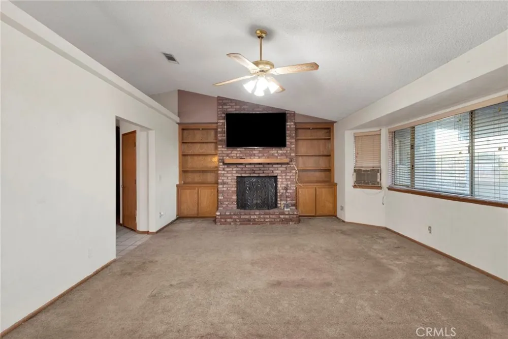 4374 Sunset Phelan, CA 92371