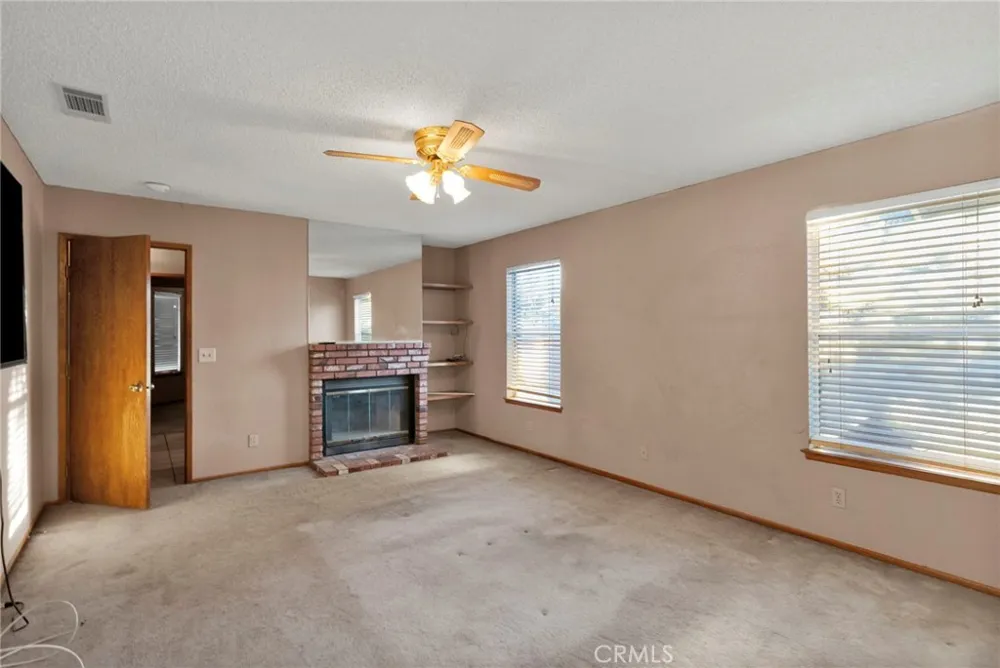 4374 Sunset Phelan, CA 92371