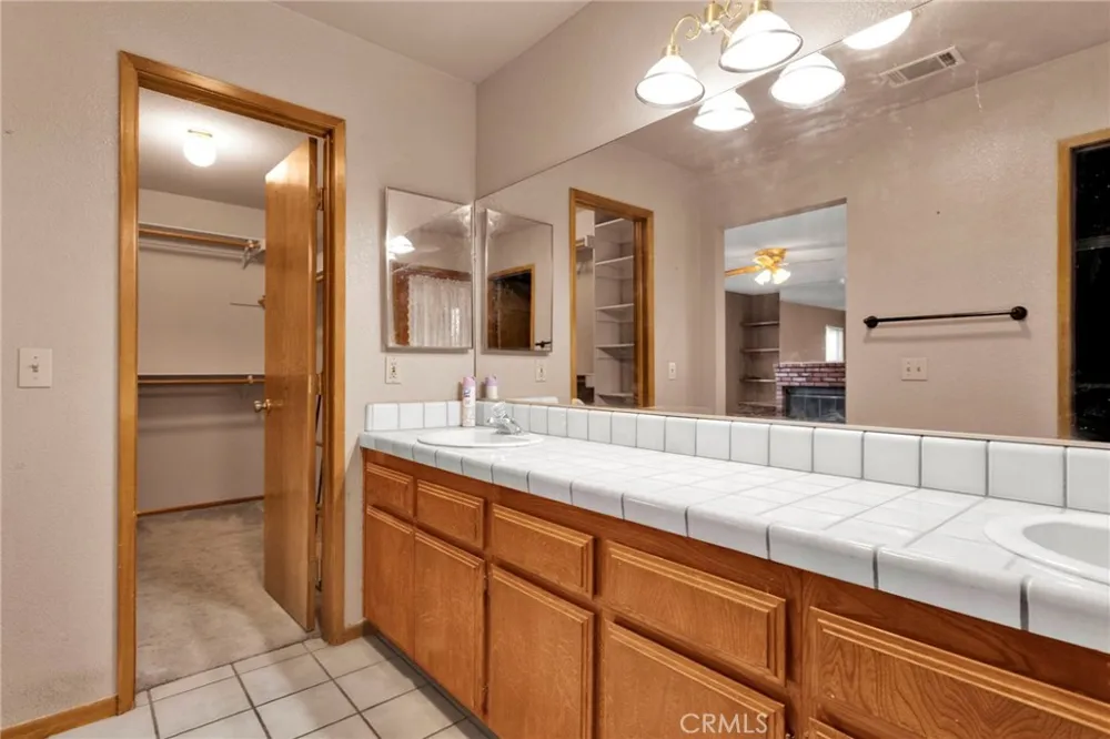 4374 Sunset Phelan, CA 92371