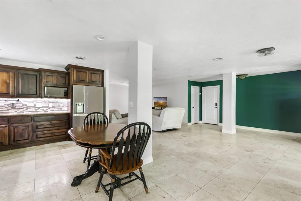 2543 Fountain View Street New Caney, TX 77357