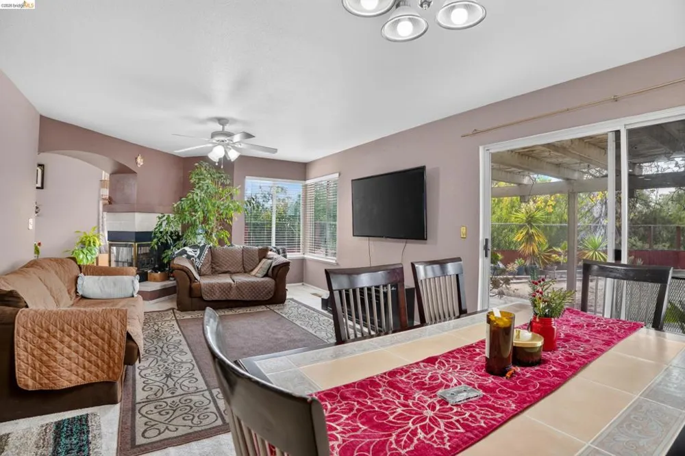 4148 Meadow Lake St Antioch, CA 94531