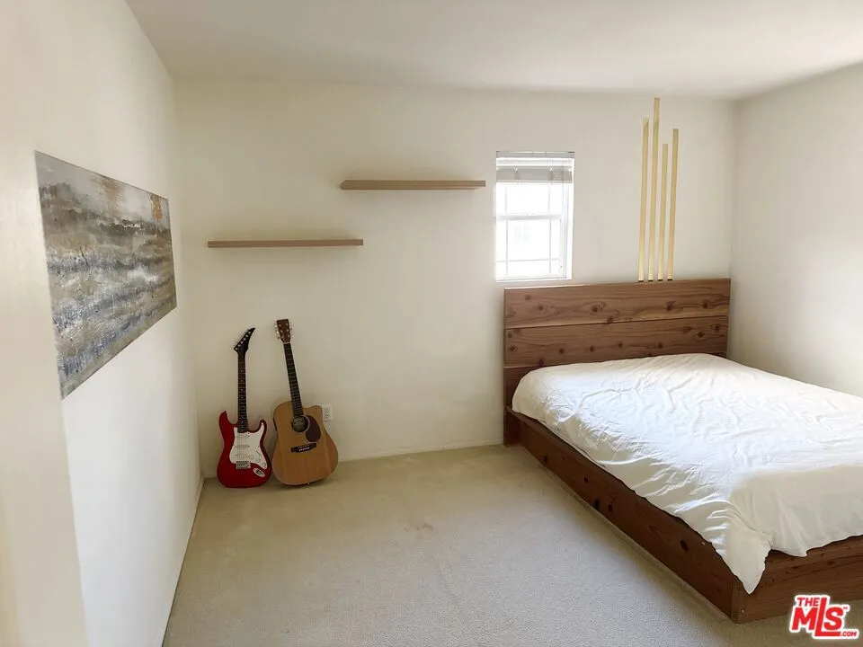 13033 Mesa Verde Way Los Angeles, CA 91342