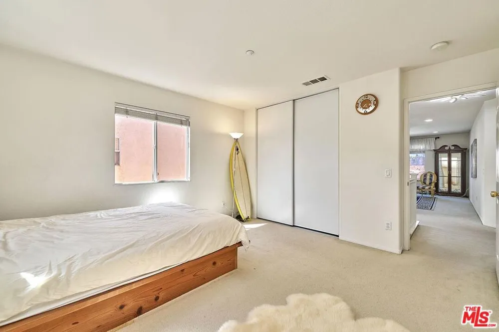 13033 Mesa Verde Way Los Angeles, CA 91342