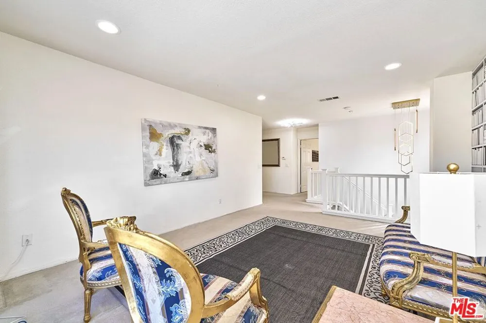13033 Mesa Verde Way Los Angeles, CA 91342