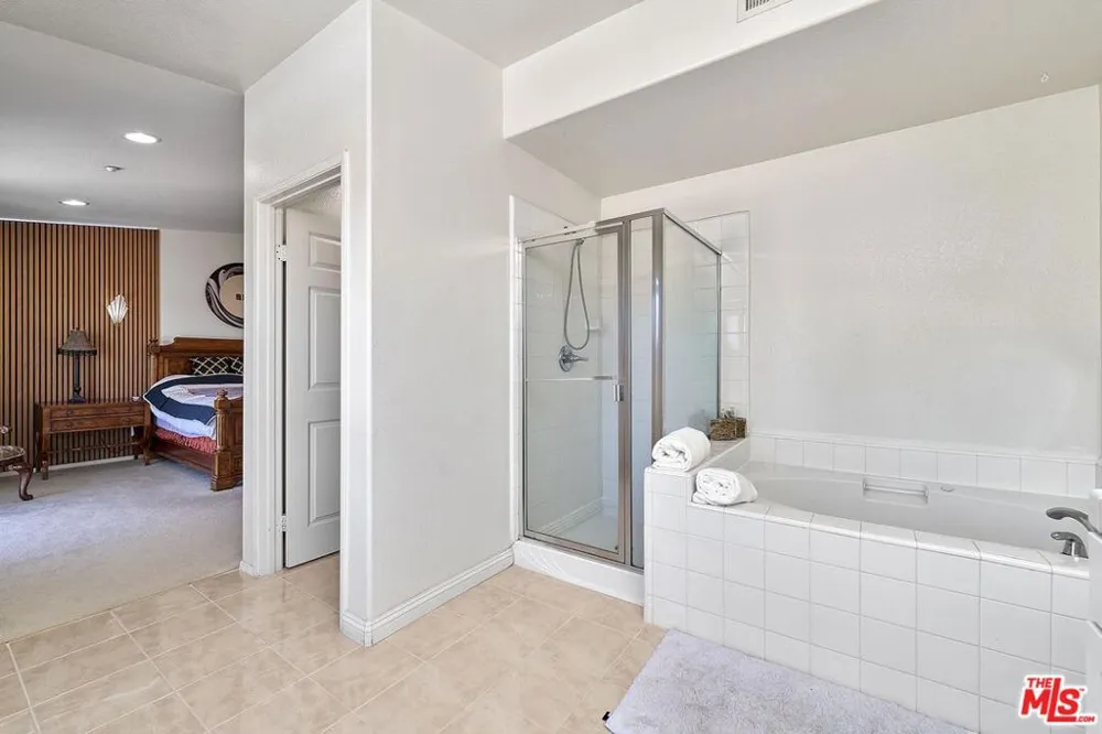13033 Mesa Verde Way Los Angeles, CA 91342
