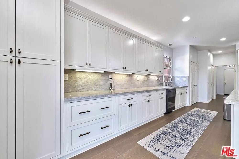 13033 Mesa Verde Way Los Angeles, CA 91342