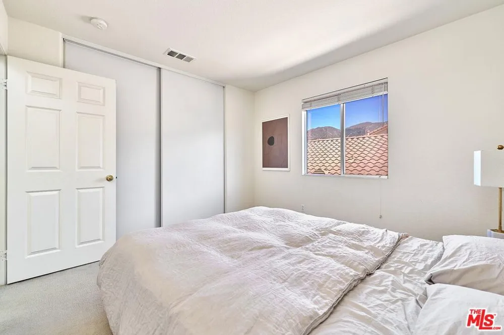 13033 Mesa Verde Way Los Angeles, CA 91342