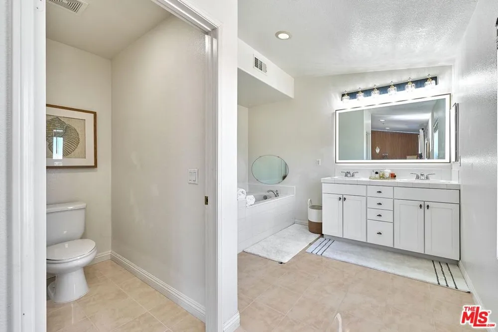 13033 Mesa Verde Way Los Angeles, CA 91342
