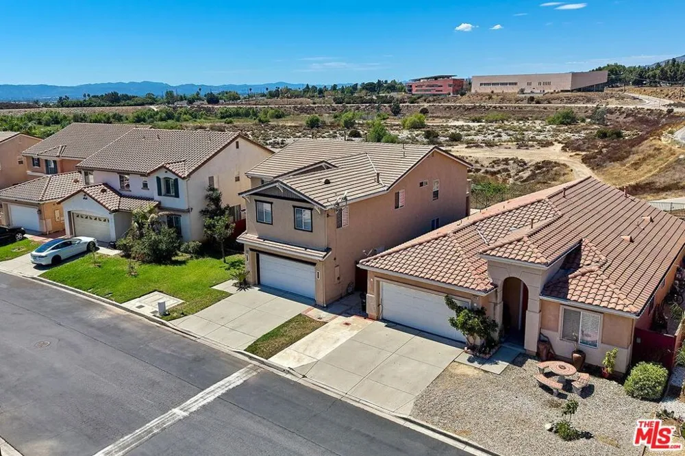 13033 Mesa Verde Way Los Angeles, CA 91342