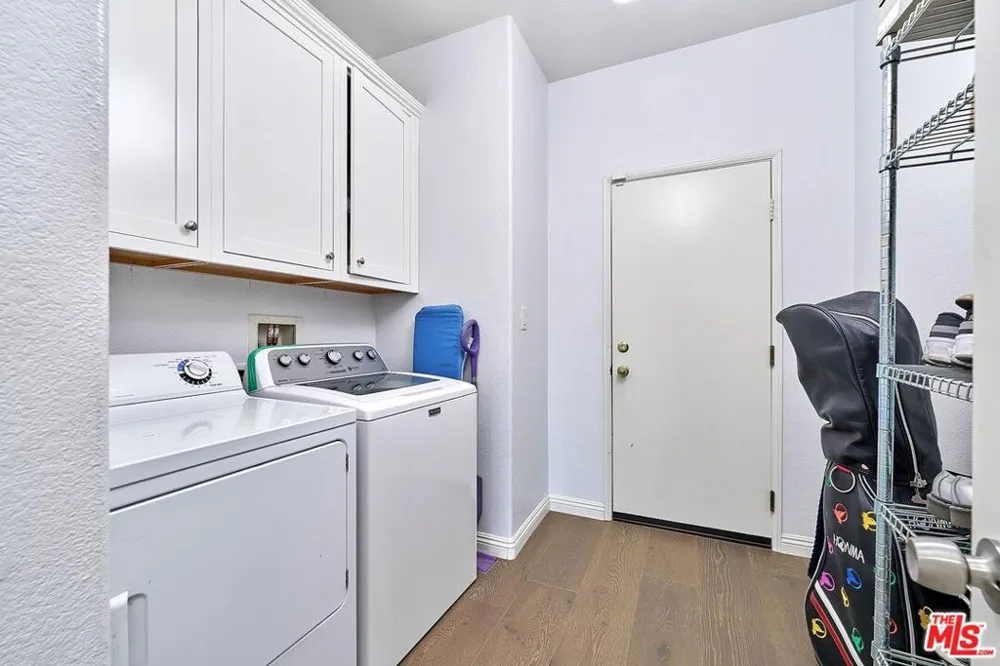 13033 Mesa Verde Way Los Angeles, CA 91342